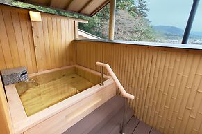 Kyoto Arashiyama Onsen Ryokan Hanaikada