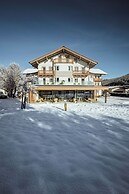 Crystls Aparthotel