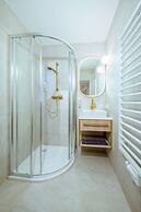 Crystls Aparthotel