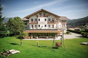 Crystls Aparthotel