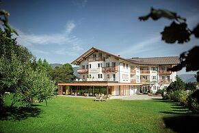 Crystls Aparthotel