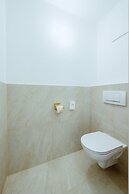 Crystls Aparthotel