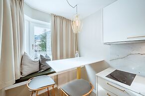 Crystls Aparthotel