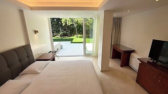 Theoxenia House Hotel