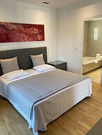 Theoxenia House Hotel