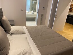 Theoxenia House Hotel