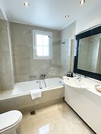 Theoxenia House Hotel