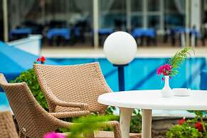 Xenios Port Marina Hotel