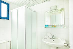 Xenios Port Marina Hotel