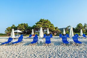 Xenios Port Marina Hotel