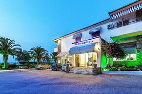 Xenios Port Marina Hotel