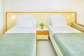 Xenios Port Marina Hotel