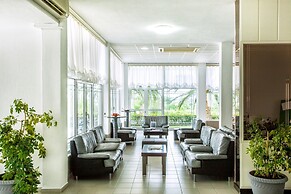 Xenios Port Marina Hotel