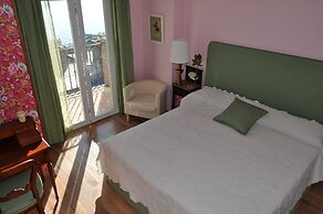 Welcome Inn Nerja