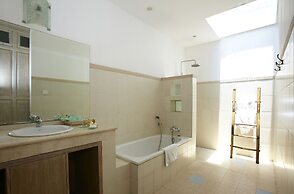 Artemis Villa and Hotel