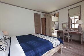 Artemis Villa and Hotel