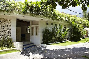 Artemis Villa and Hotel