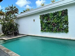 Artemis Villa and Hotel