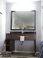 Riata Inn Crystal City