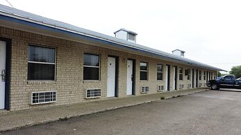 Riata Inn Crystal City