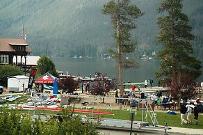 Western Riviera Lakeside Lodging