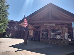 Western Riviera Lakeside Lodging