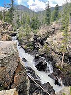 Western Riviera Lakeside Lodging