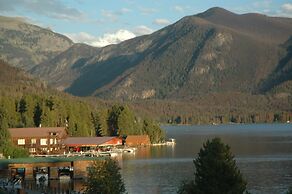 Western Riviera Lakeside Lodging