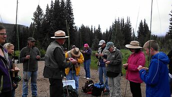 Western Riviera Lakeside Lodging