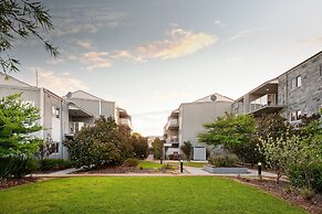 Airport Apartments by Vetroblu