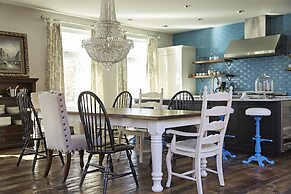 Bespoke Inn Scottsdale
