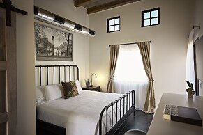 Bespoke Inn Scottsdale