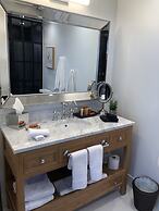 Bespoke Inn Scottsdale
