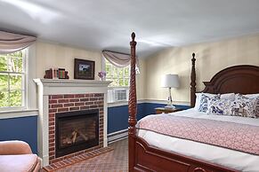 Cape Arundel Inn - Club House
