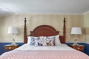 Cape Arundel Inn - Club House