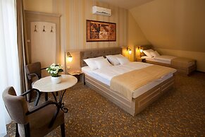 Barokk Hotel Promenád Gyor