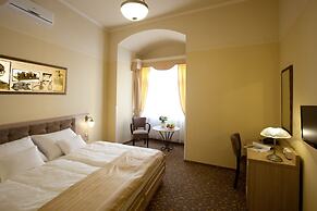 Barokk Hotel Promenád Gyor