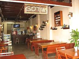 Gotum Hostel & Restaurant