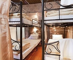 Gotum Hostel & Restaurant