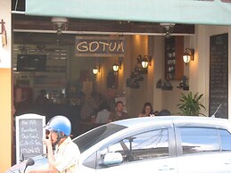 Gotum Hostel & Restaurant