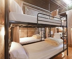 Gotum Hostel & Restaurant