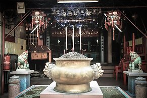 8 Boutique By The Sea