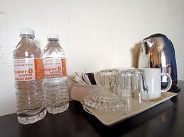 8 Boutique By The Sea