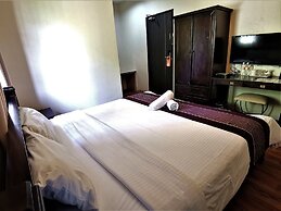 8 Boutique By The Sea