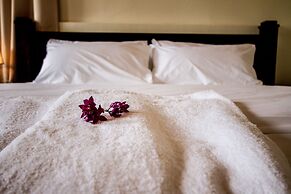 8 Boutique By The Sea