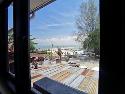 8 Boutique By The Sea