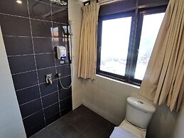 8 Boutique By The Sea