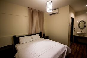 8 Boutique By The Sea