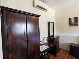 8 Boutique By The Sea