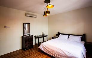 8 Boutique By The Sea